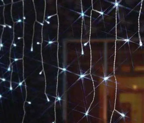 200 Battery Icicle Lights