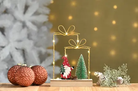 24cm Lit Gonk & Presents Christmas Scene