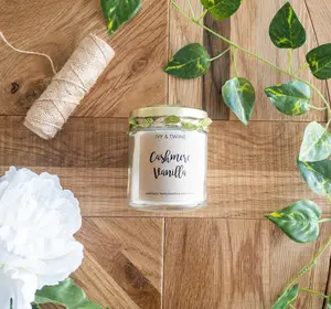 Cashmere Vanilla (190g) Candle by Ivy & Twine - image 2