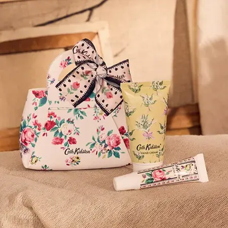 Cath Kidson WILD FLOWERS WILD WOMEN Mini Hand & Lip Bag (Hand Cream 50ml, Lip Balm 10ml) - image 3