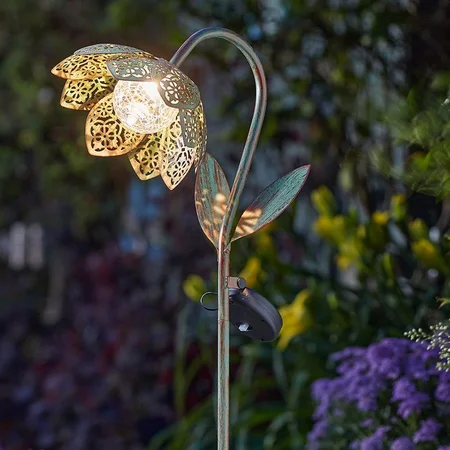 Damasque Solar Bloom - Verdigris Solar Stake Light