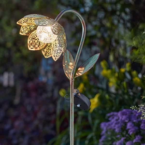 Damasque Solar Bloom - Verdigris Solar Stake Light