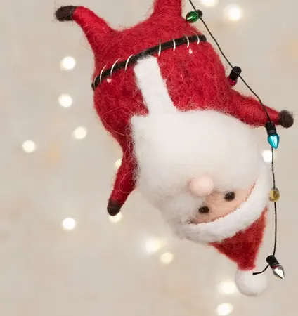 FELT Santa Hanging From Lights - image 3
