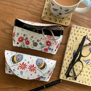 Gl01 Bees And Flowers Spectacle Case