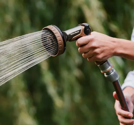 Kent & Stowe The Metal Spray Gun - image 2