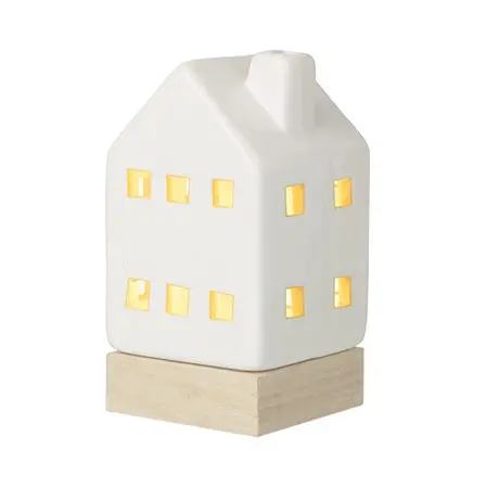Led Dolomite White House With Chimney