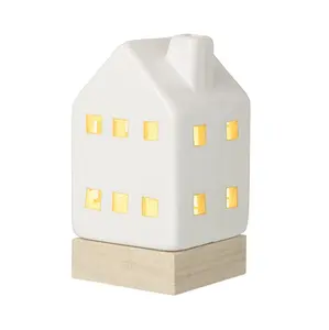 Led Dolomite White House With Chimney
