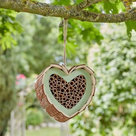 Love BeesBox - Heart-Shaped Mason Bee House