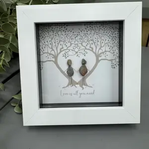 Mini Pebble - White - Love is all you need - image 1
