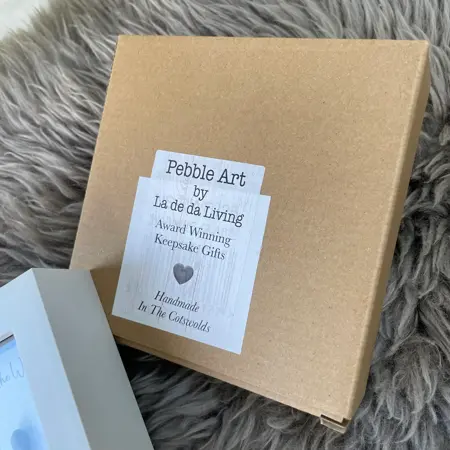Mini Pebble - White - Love is all you need - image 2