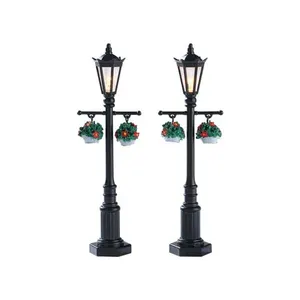 OLD ENGLISH LAMP POST, SET OF 2, BATTERY OPERATED (4.5V)