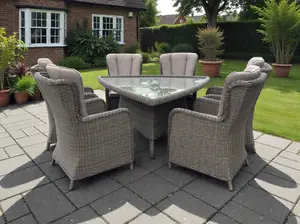 San Marino 6 Seat Triangular Dining Set - image 2