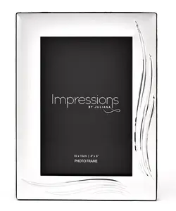 Satin Silverplated Photoframe - Grass Blade Design 4" x 6"