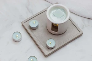 Sea Salt & Oakmoss - Fragranced Tealights - image 2