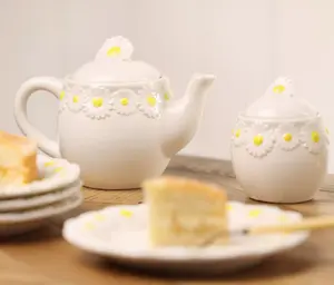 The Cottage Garden Teapot - Daisy - image 2