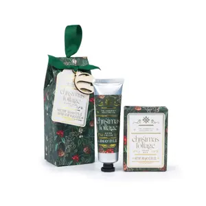 Traditional Blooms Hand Care Set Christmas Foliage