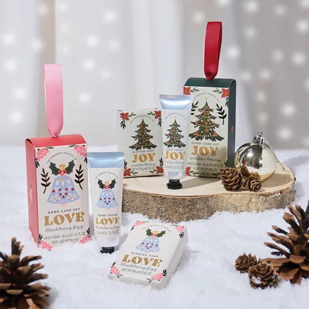 Winter Wishes Hand Care Set Love - Blackberry Fizz - image 2
